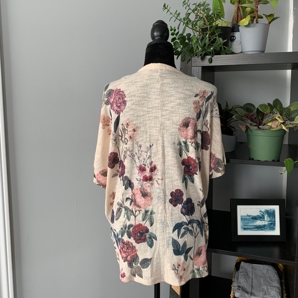 Light weight floral cardigan - Picture 3 of 5